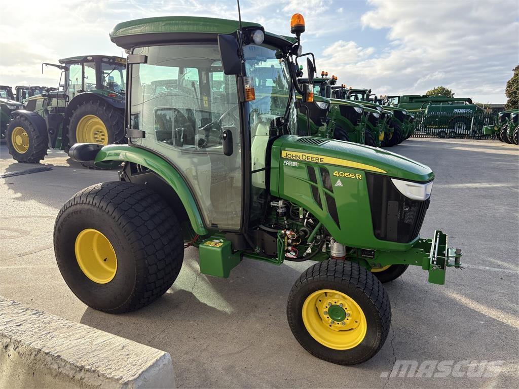 John Deere 4066R コンパクトトラクター