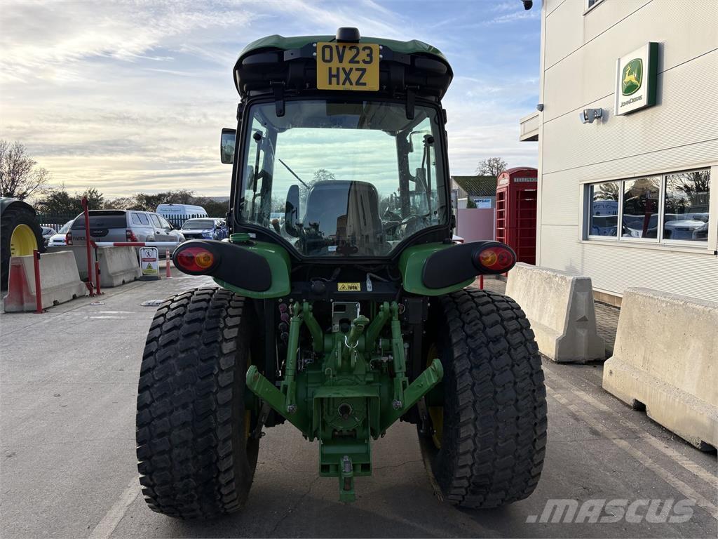 John Deere 4066R コンパクトトラクター