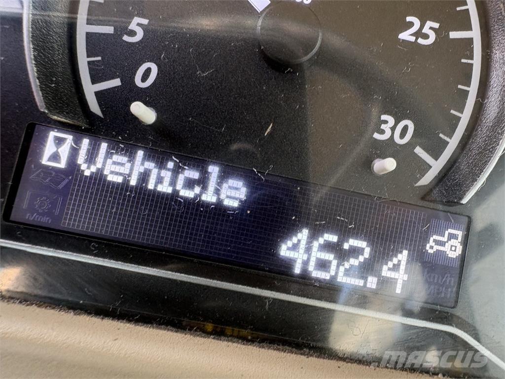 John Deere 4066R コンパクトトラクター