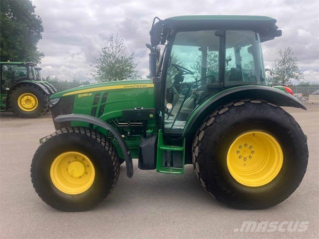 John Deere 5085M トラクター