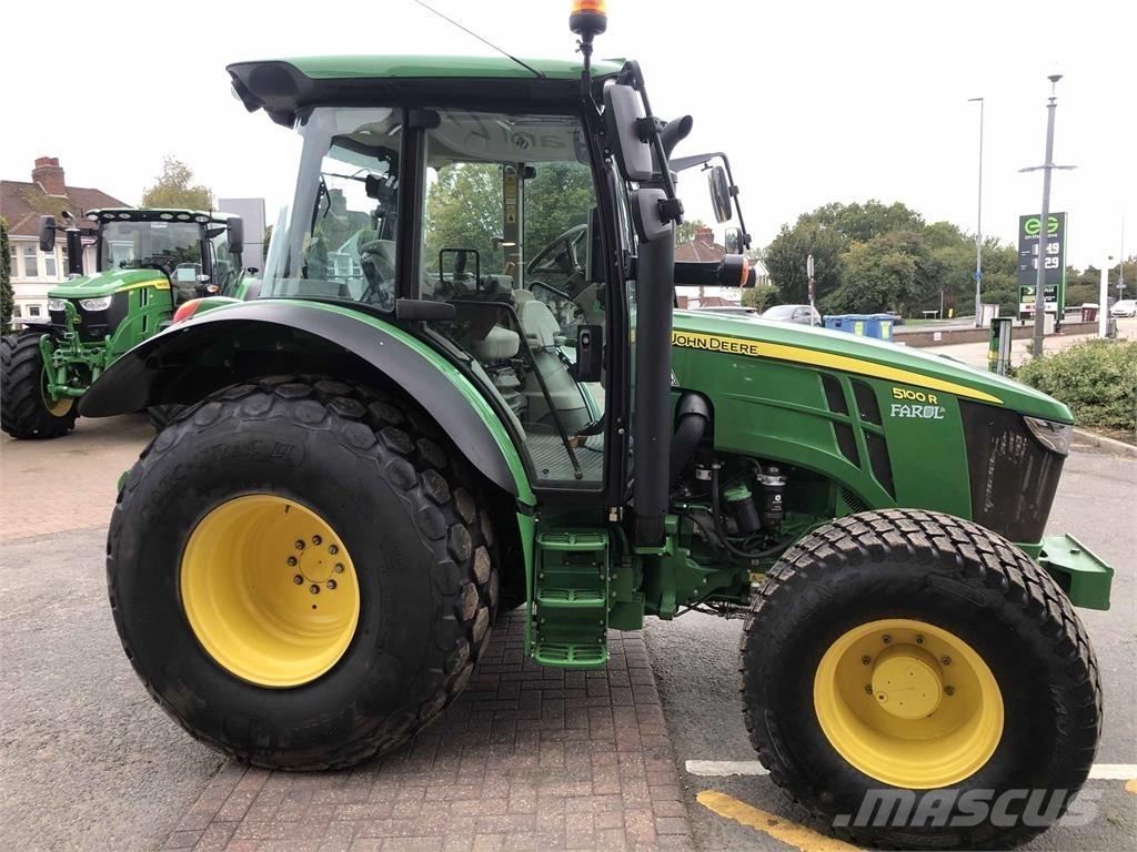 John Deere 5100R トラクター