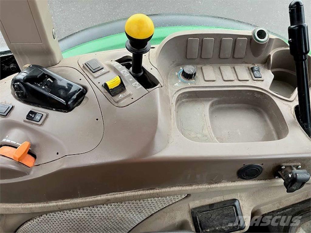 John Deere 5115M トラクター
