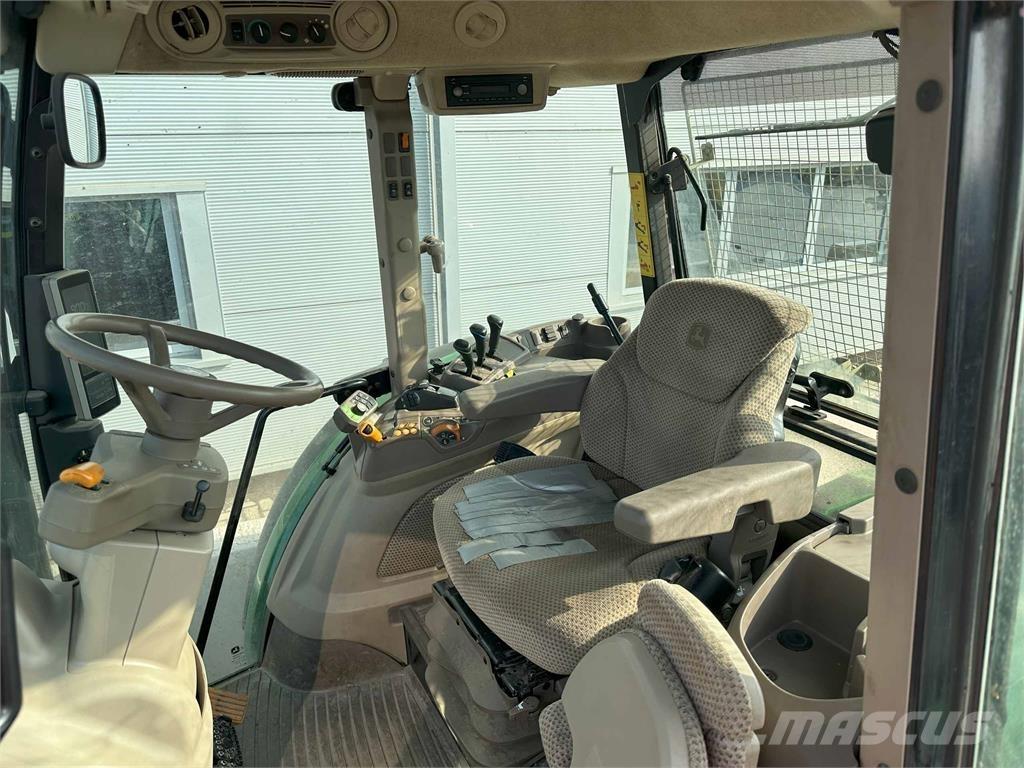 John Deere 5125R トラクター