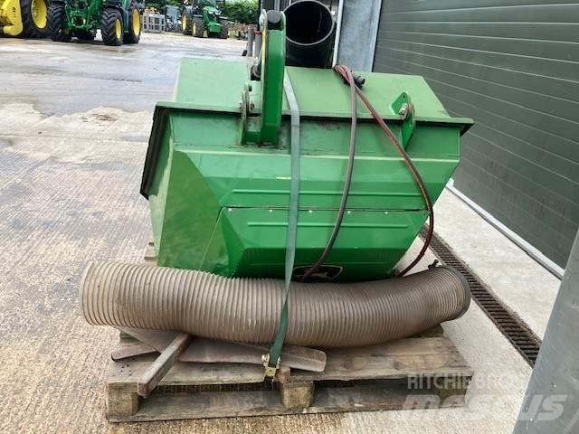 John Deere 580L グランド整備機械-その他