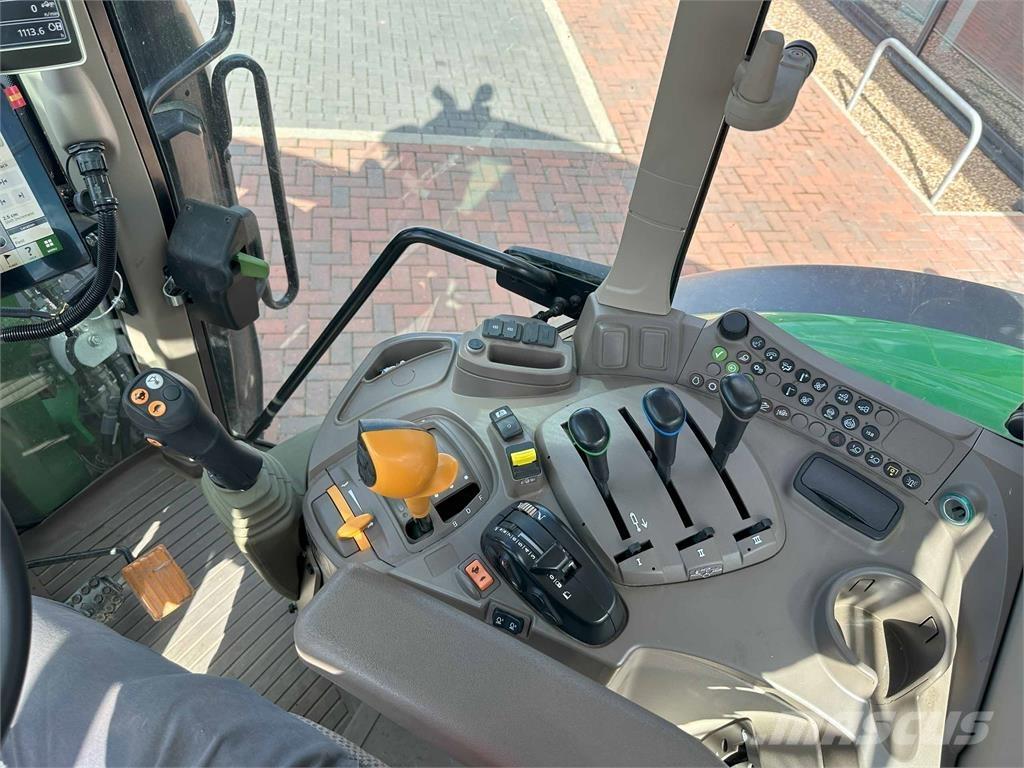 John Deere 6110M トラクター