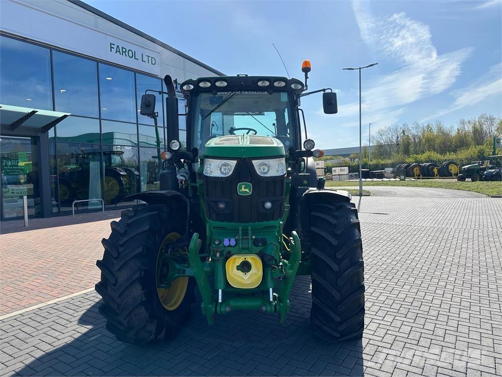 John Deere 6135R トラクター