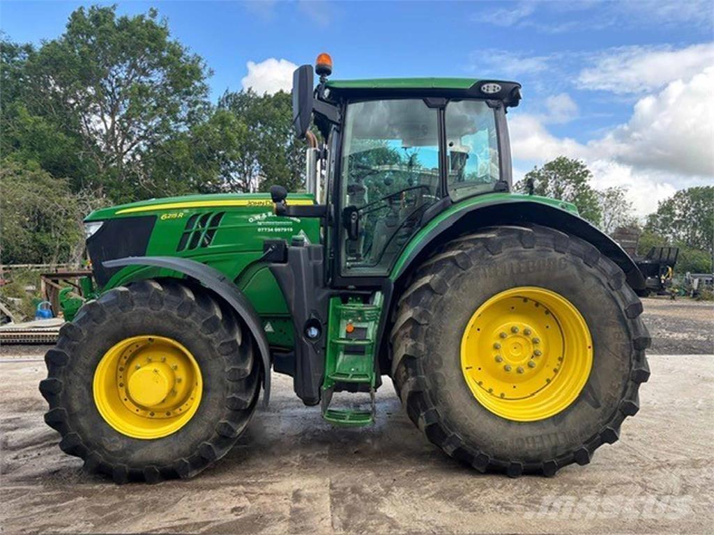 John Deere 6215R トラクター
