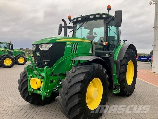 John Deere 6215R トラクター