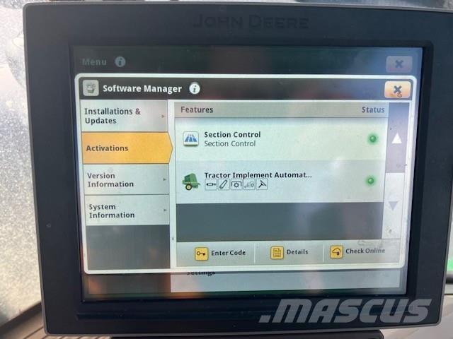 John Deere 6215R トラクター