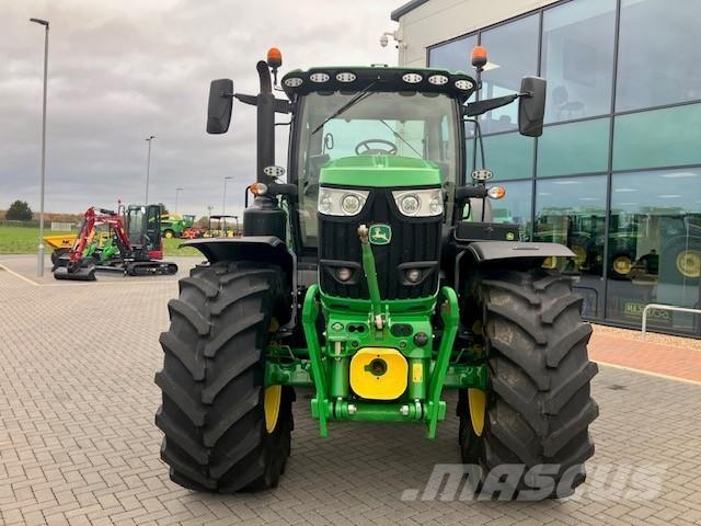 John Deere 6215R トラクター