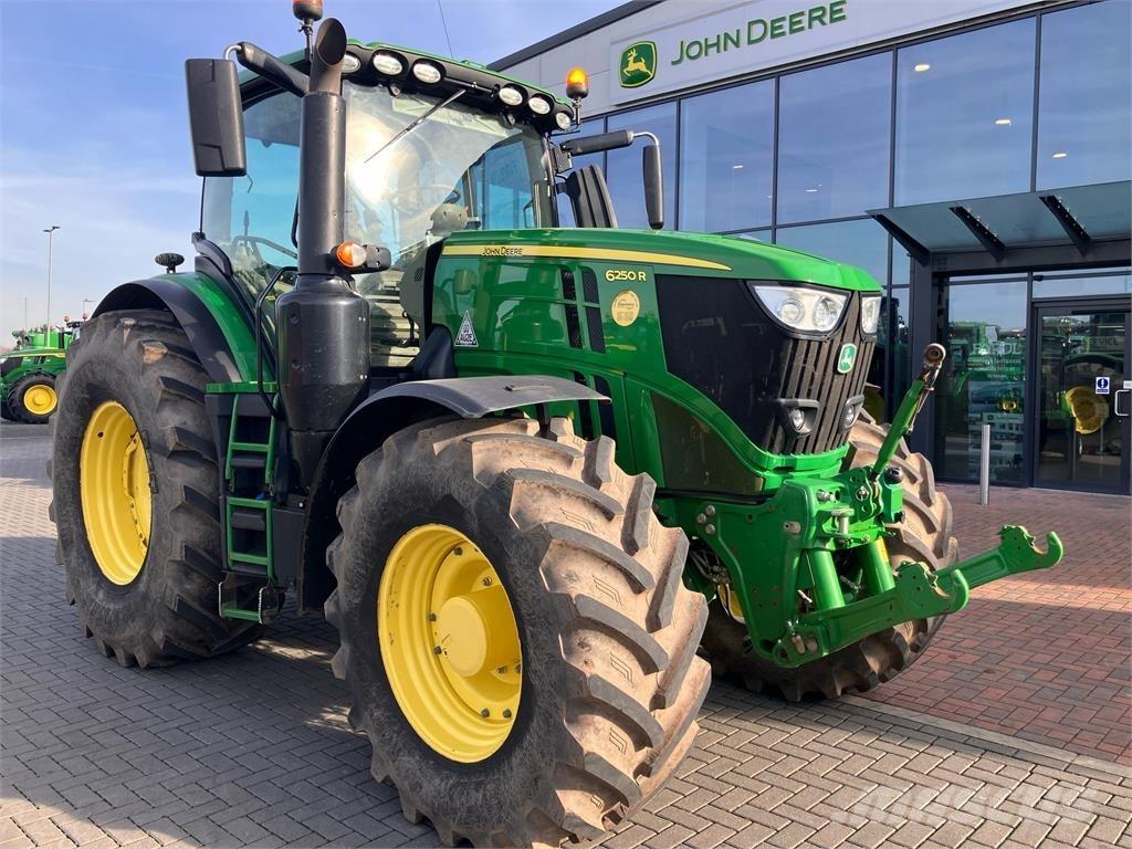John Deere 6250R トラクター