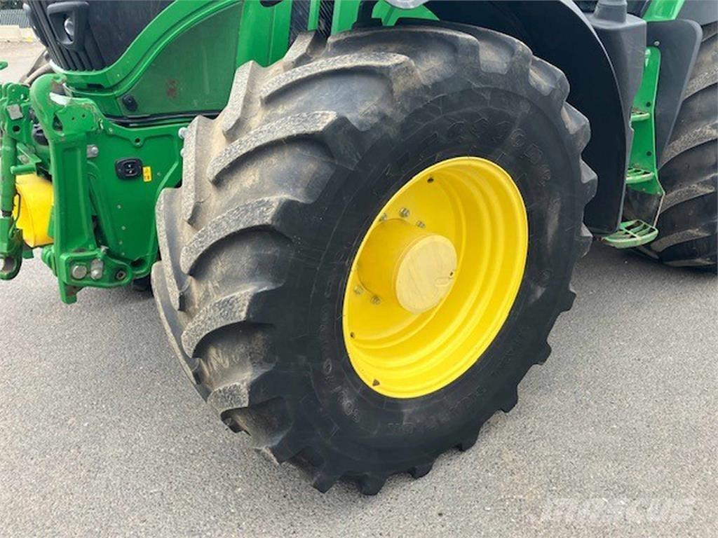 John Deere 6250R トラクター