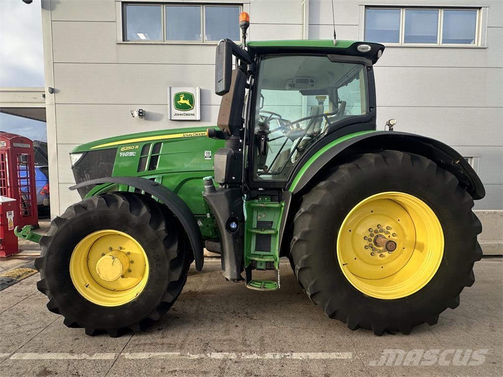 John Deere 6250R トラクター