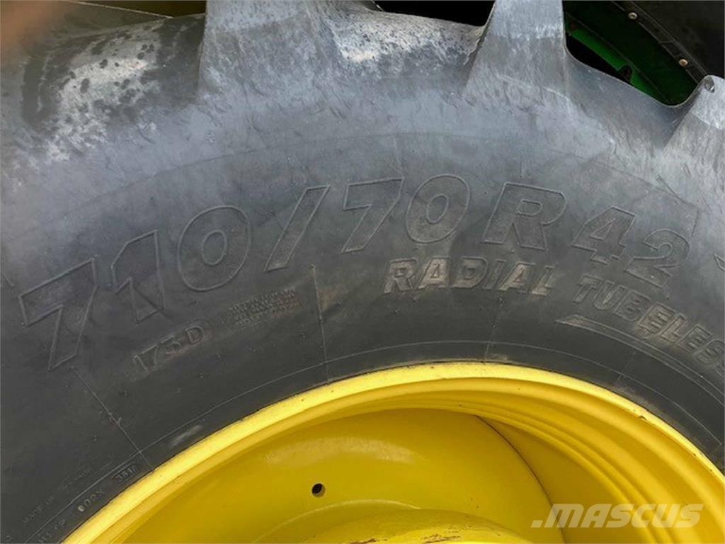 John Deere 6250R トラクター