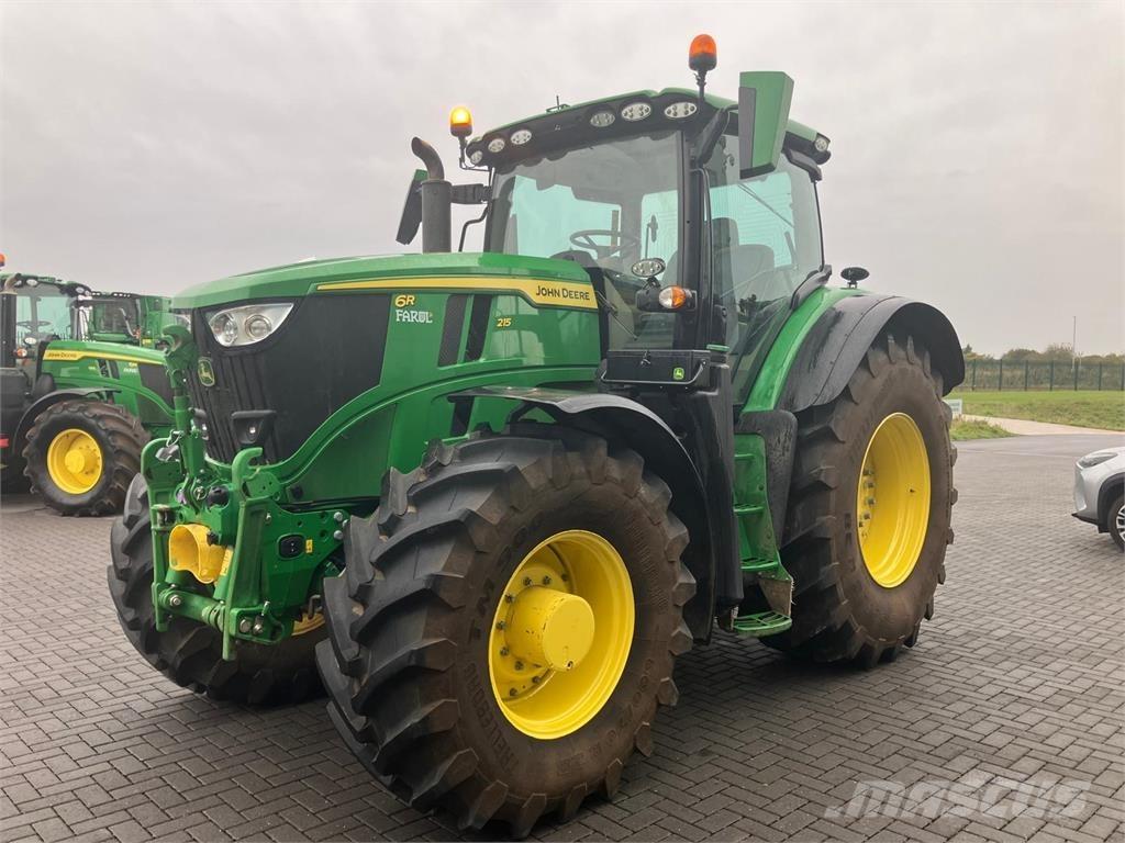 John Deere 6R 215 トラクター