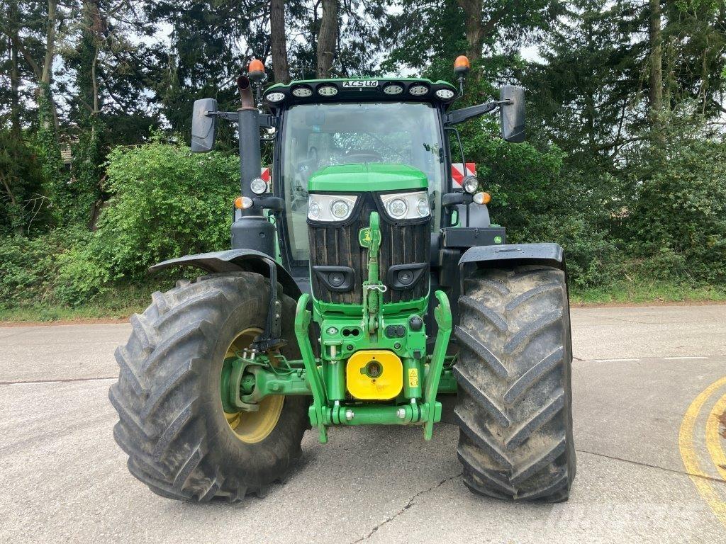 John Deere 6R 215 トラクター