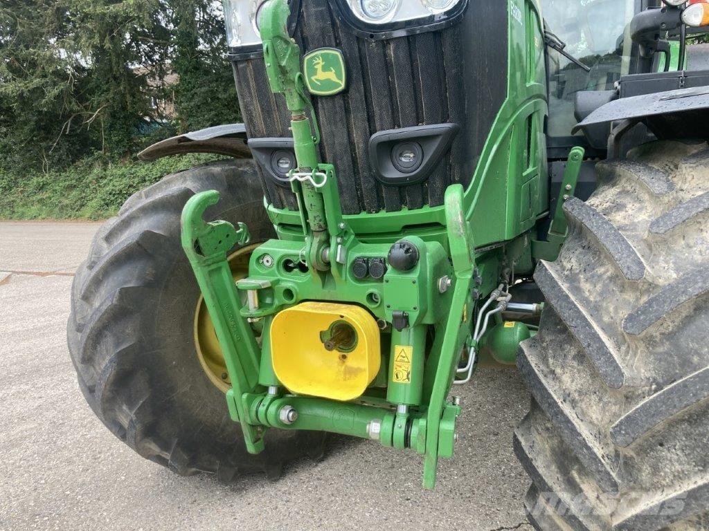 John Deere 6R 215 トラクター