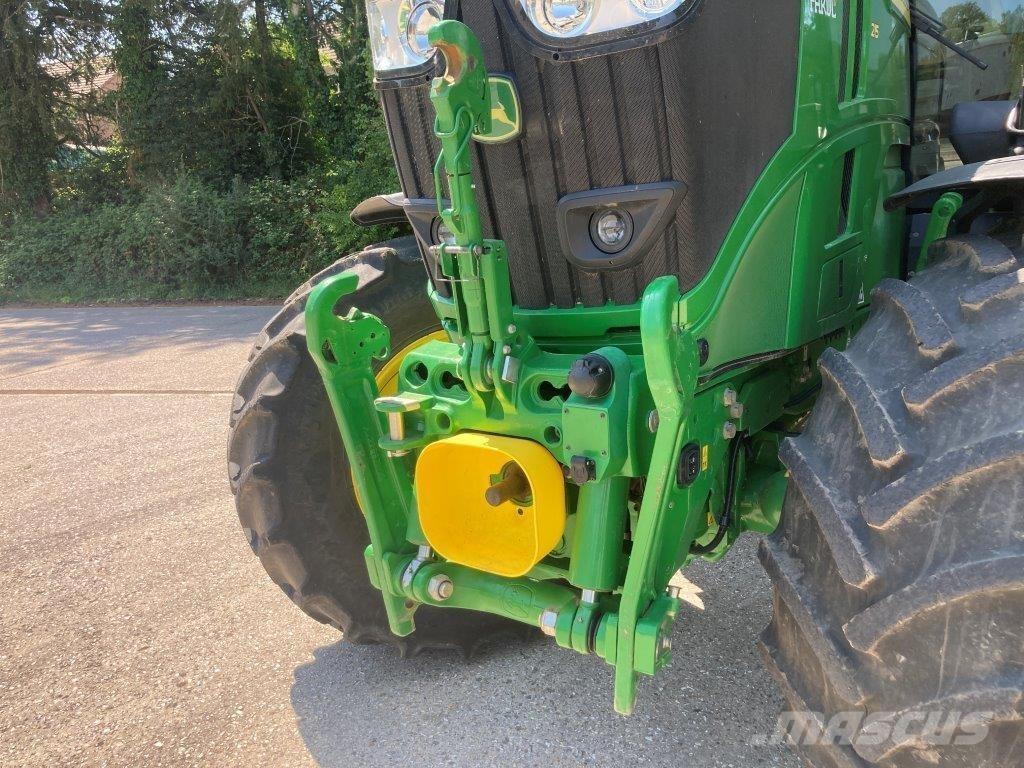 John Deere 6R 215 トラクター