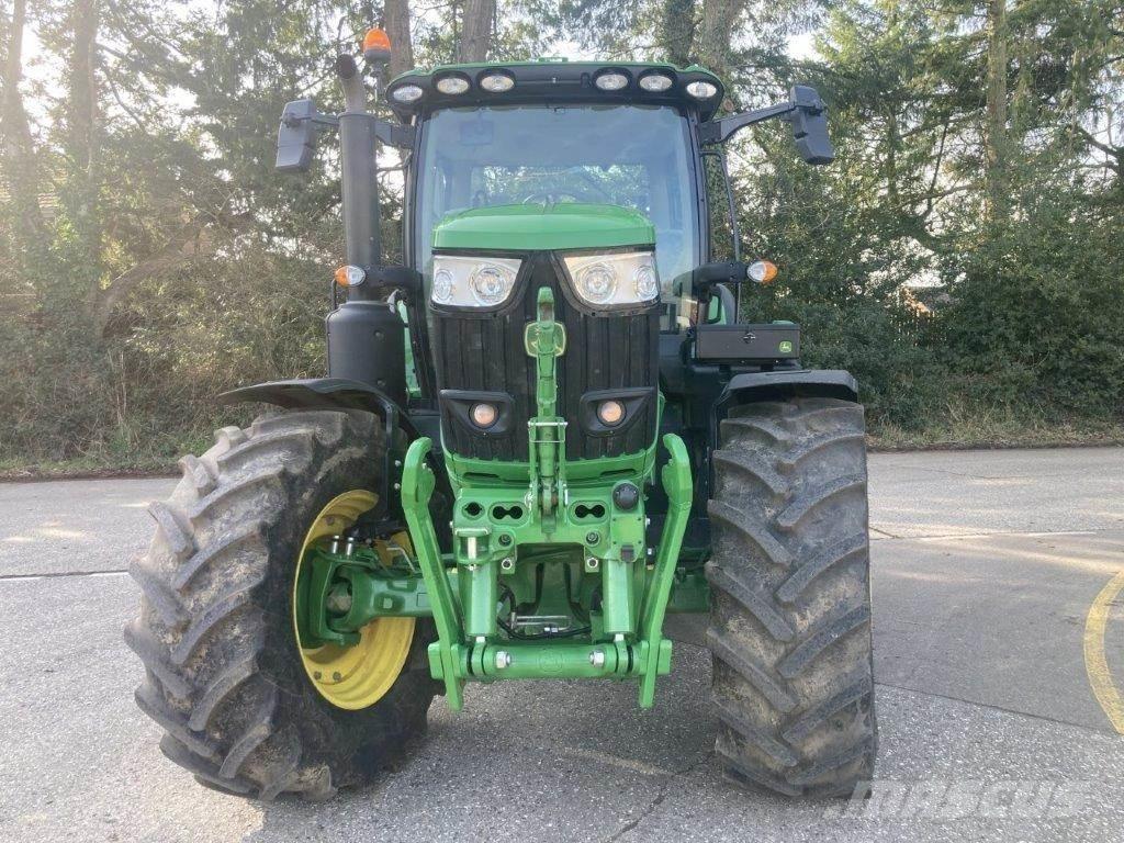 John Deere 6R 215 トラクター