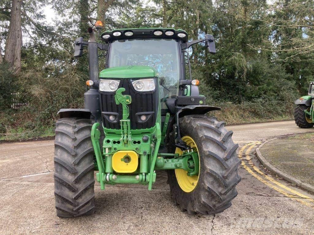 John Deere 6R 215 トラクター