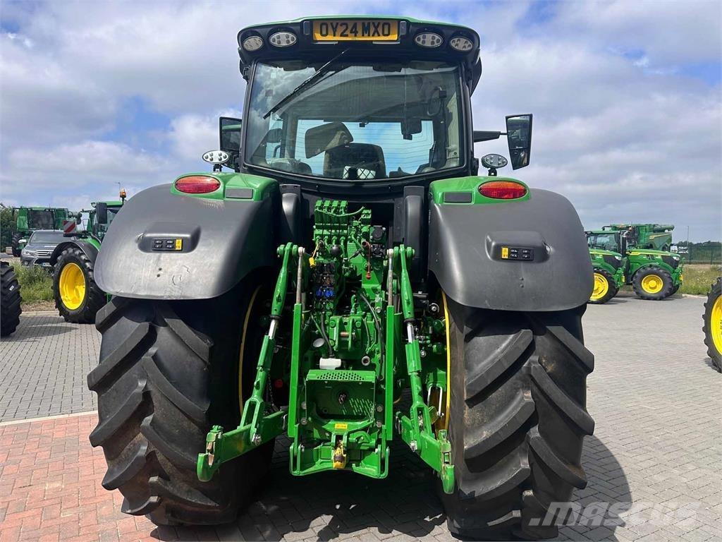 John Deere 6R 215 トラクター