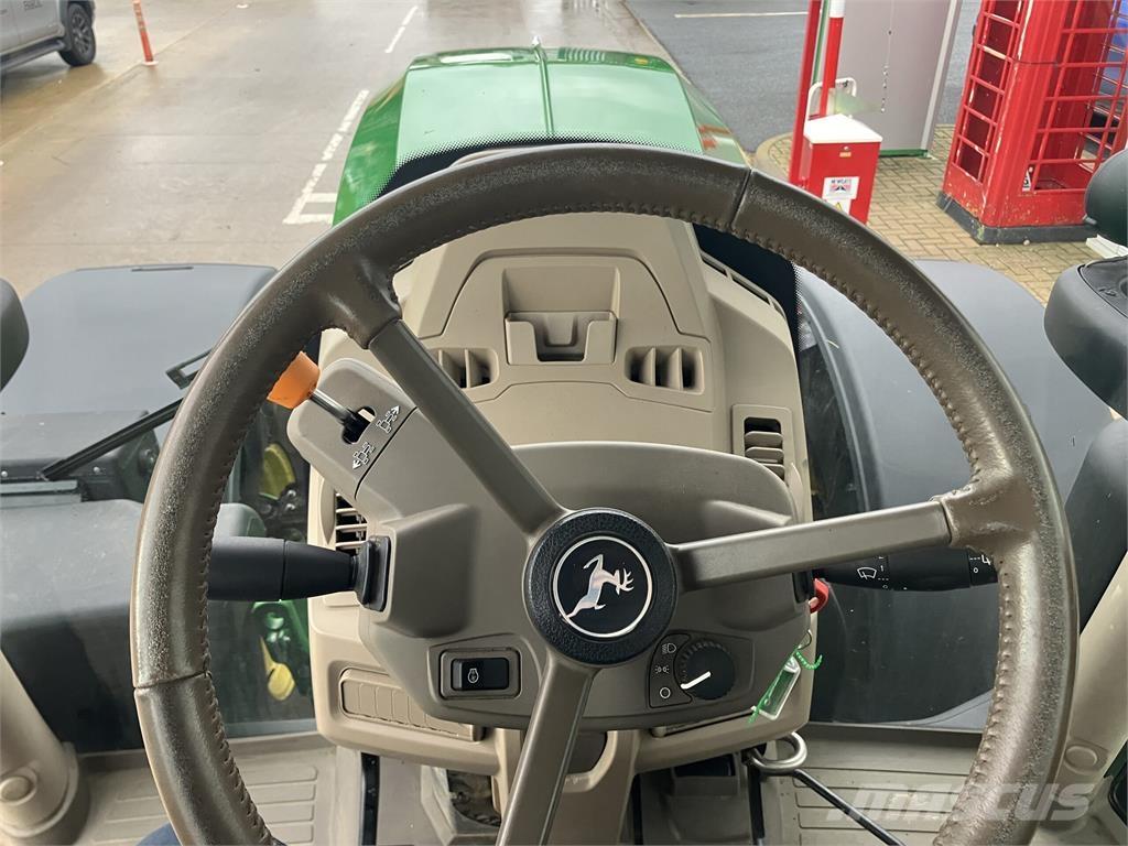 John Deere 6R 215 トラクター