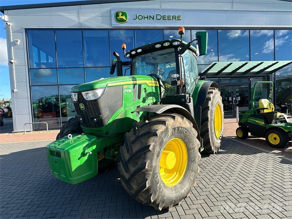 John Deere 6R 215 トラクター