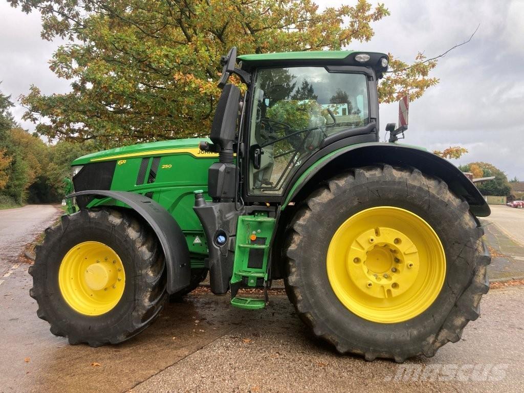 John Deere 6R 250 トラクター