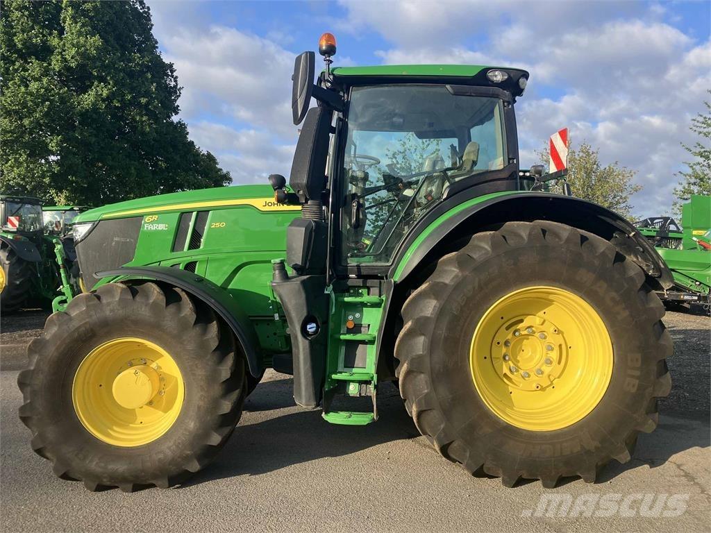 John Deere 6R 250 トラクター