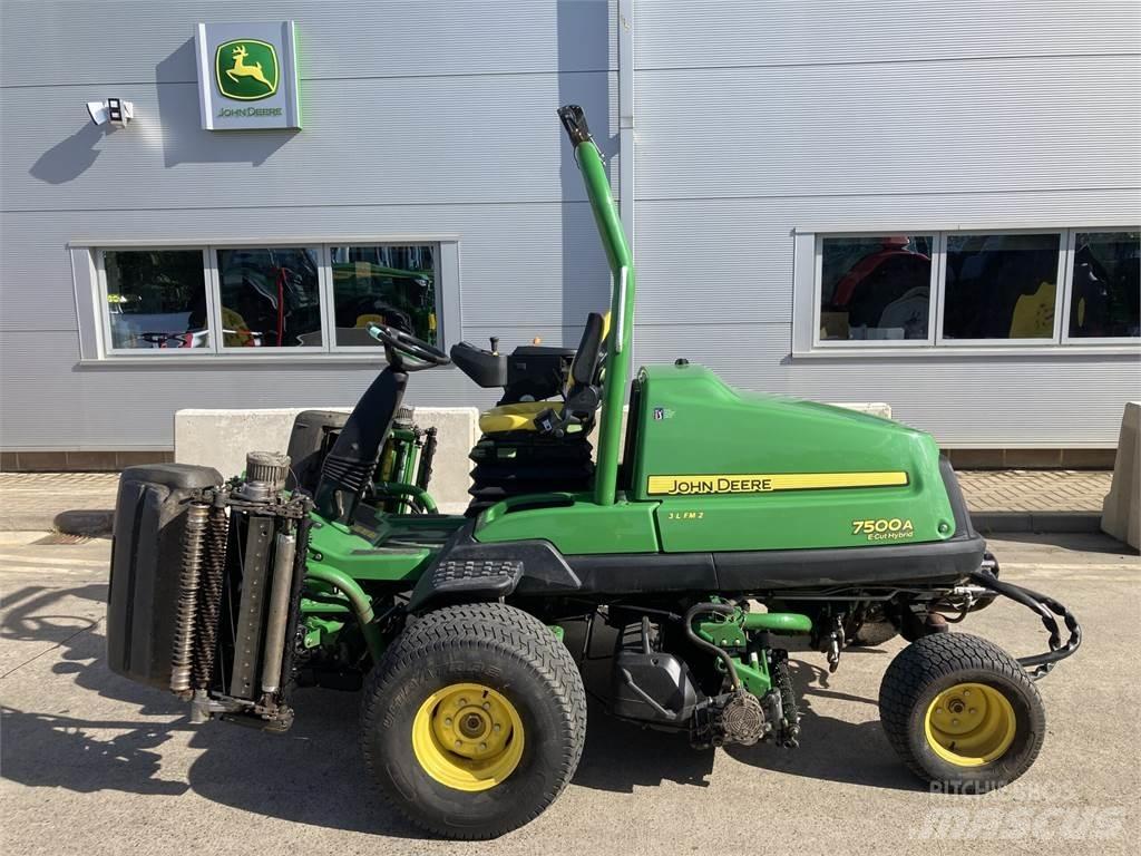 John Deere 7500AE 歩行型芝刈り機