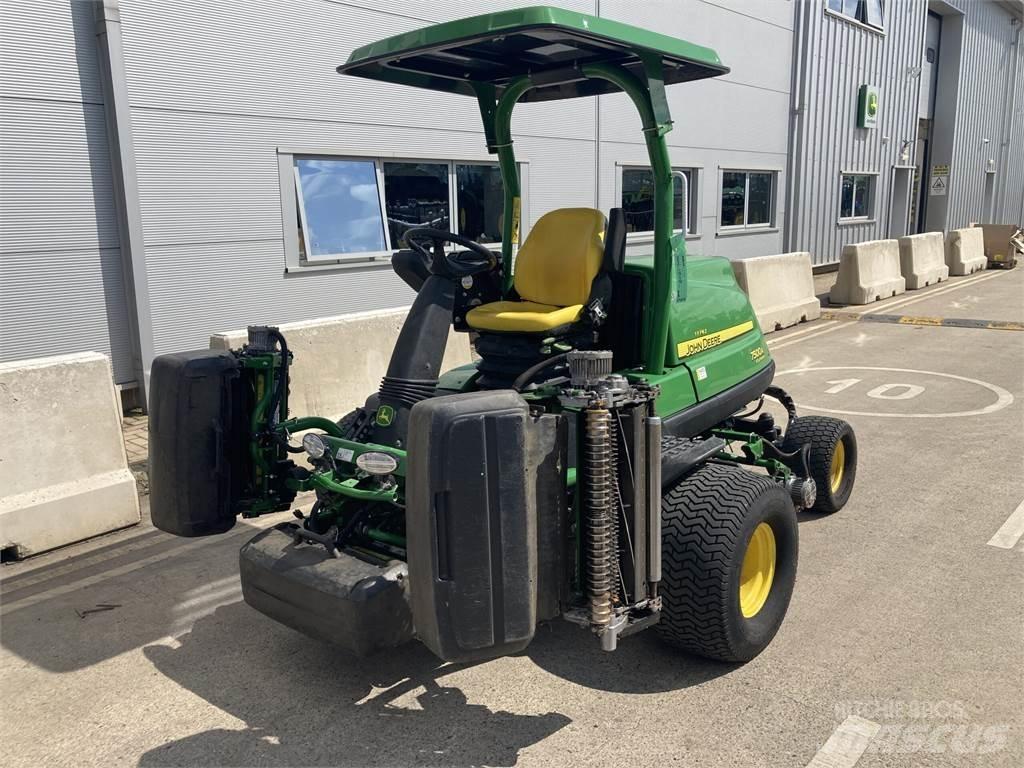 John Deere 7500AE 歩行型芝刈り機