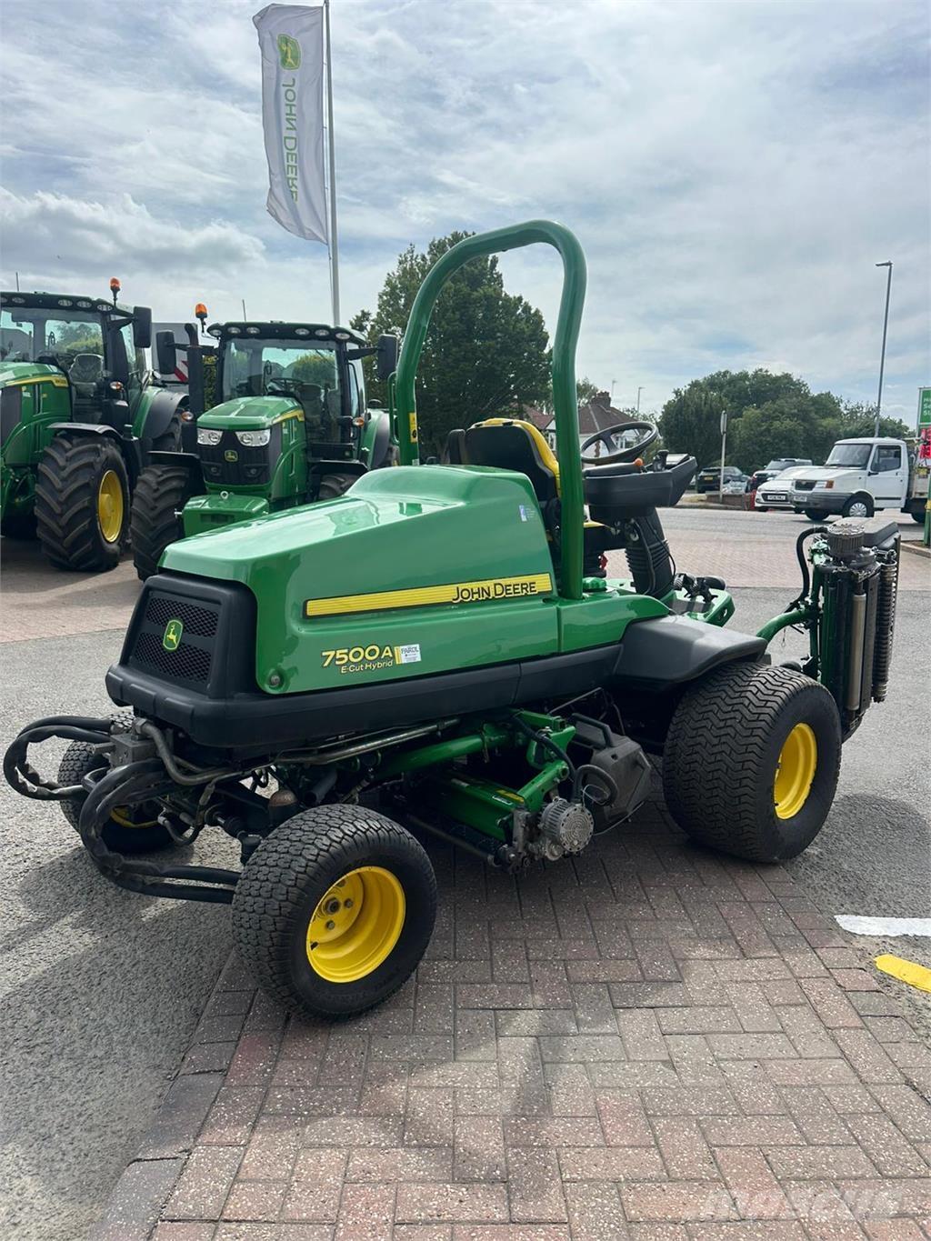 John Deere 7500AE 歩行型芝刈り機