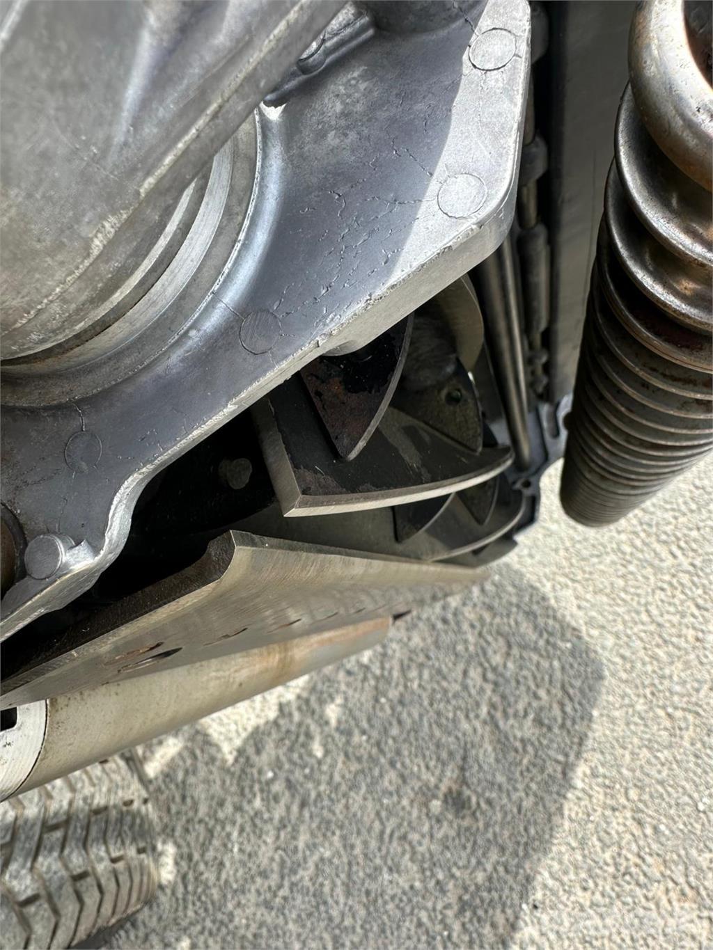 John Deere 7500AE 歩行型芝刈り機