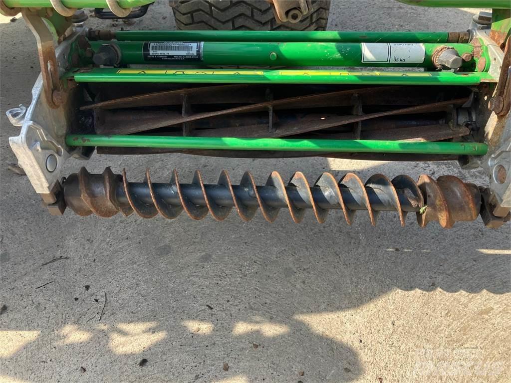 John Deere 7500AE 歩行型芝刈り機