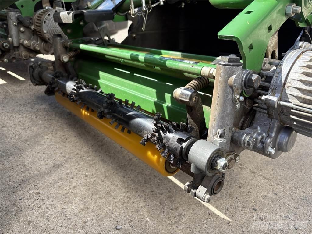 John Deere 7500AE 歩行型芝刈り機