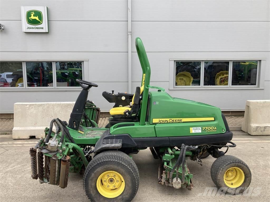 John Deere 7700A 歩行型芝刈り機
