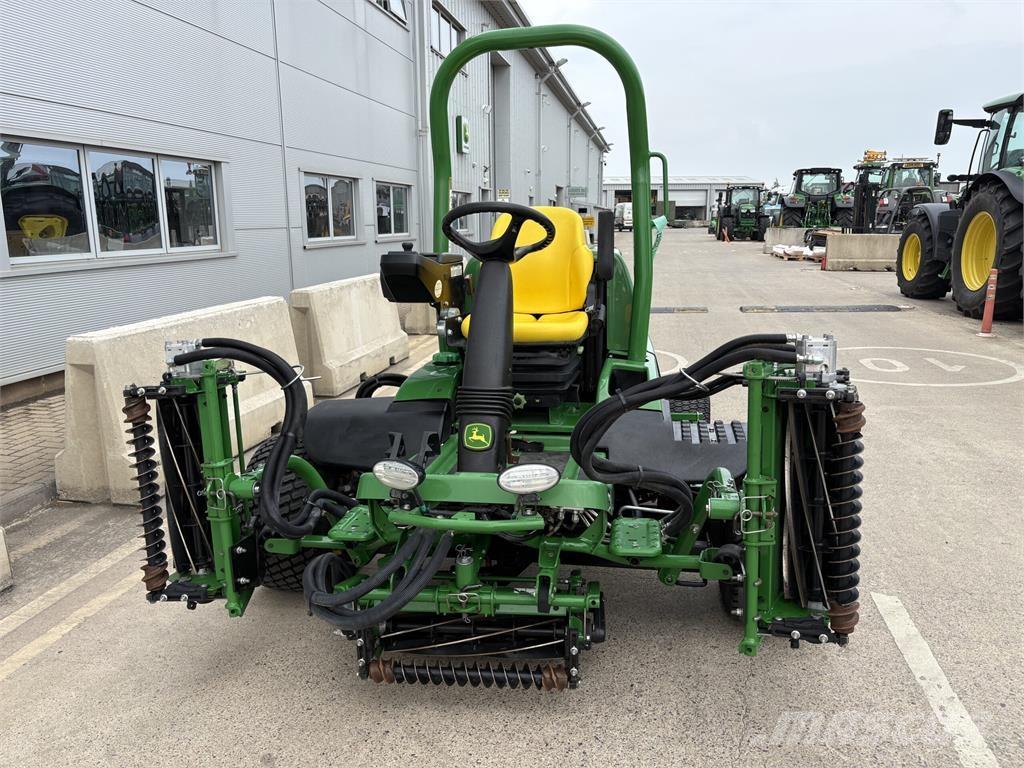 John Deere 7700A 歩行型芝刈り機