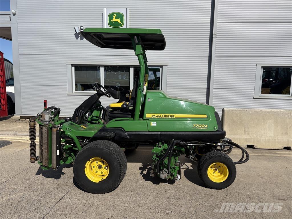John Deere 7700A 歩行型芝刈り機