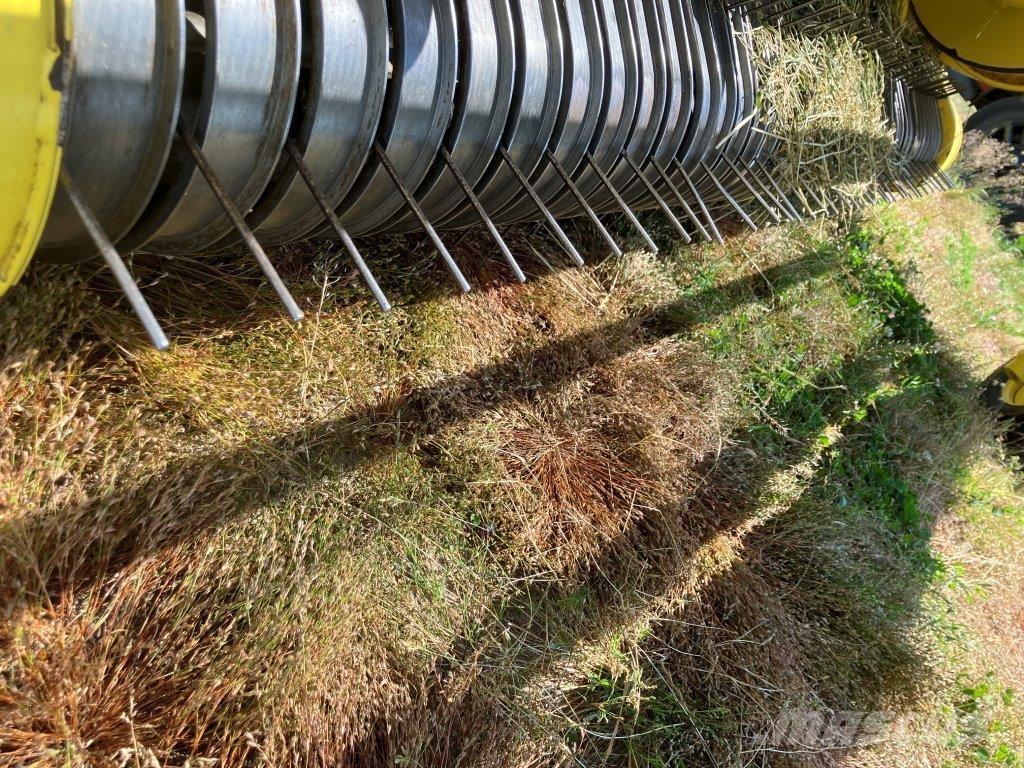 John Deere 8400i 自走式フォレージハーベスター