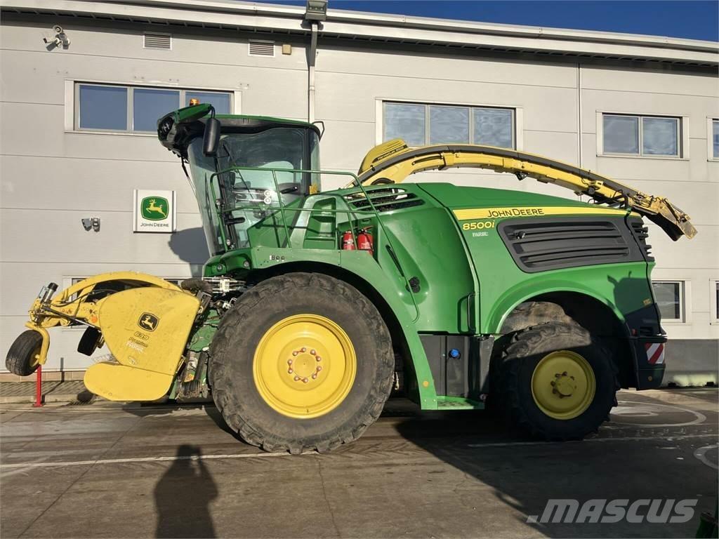 John Deere 8500i 自走式フォレージハーベスター