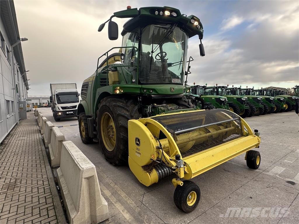 John Deere 8600i 自走式フォレージハーベスター