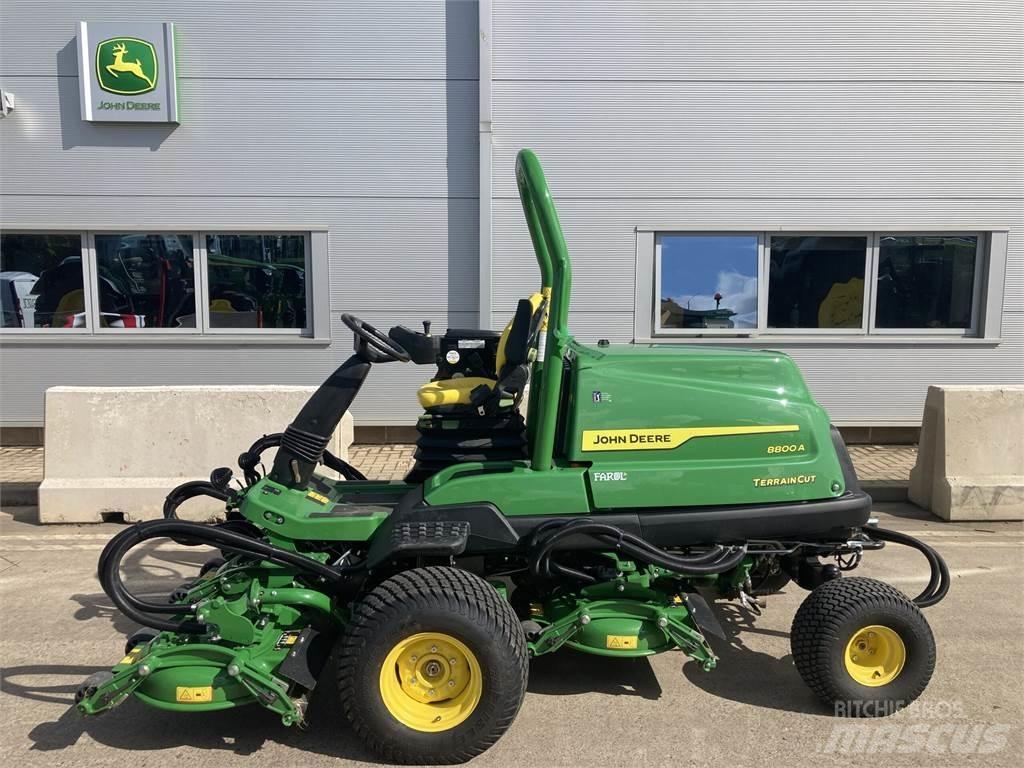 John Deere 8800A 歩行型芝刈り機