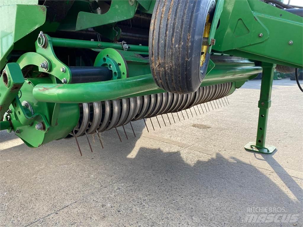 John Deere 960 スクエアベーラー