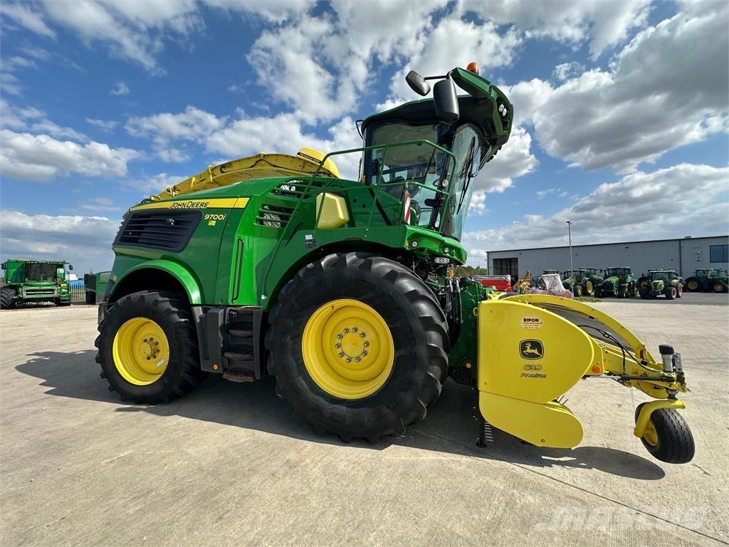 John Deere 9700i 自走式フォレージハーベスター