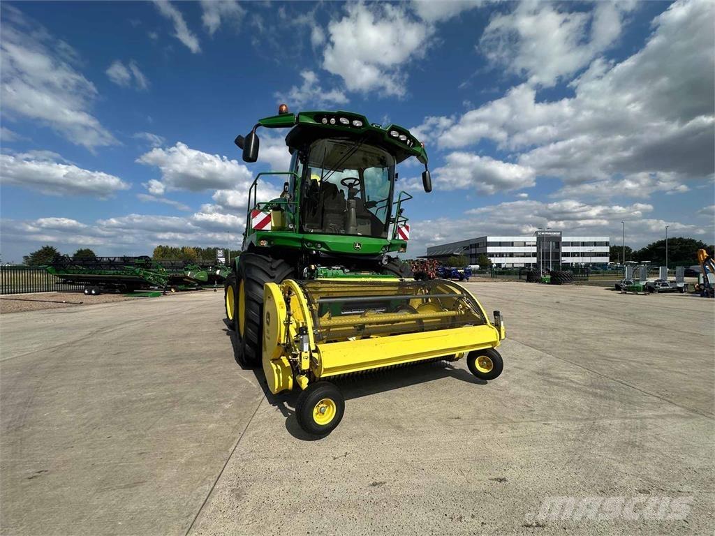 John Deere 9700i 自走式フォレージハーベスター