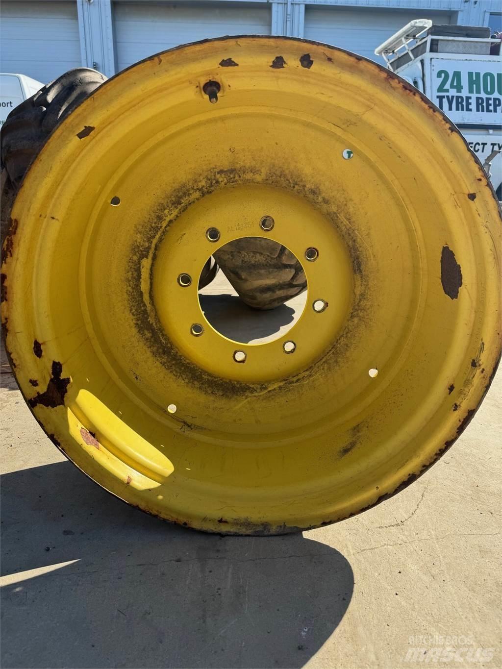 John Deere Example タイヤ、ホイル、リム