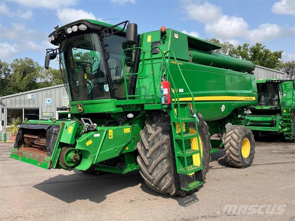 John Deere S690i HM コンバイン