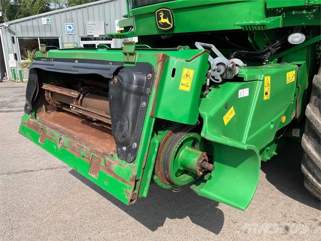 John Deere S690i HM コンバイン