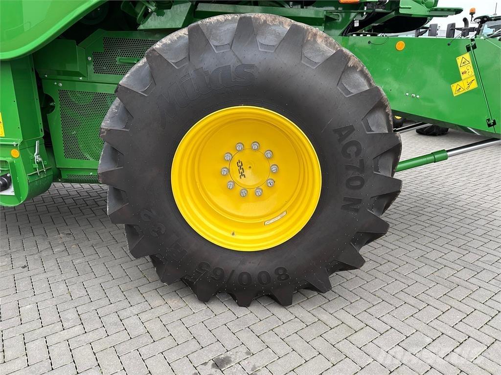 John Deere T550I コンバイン