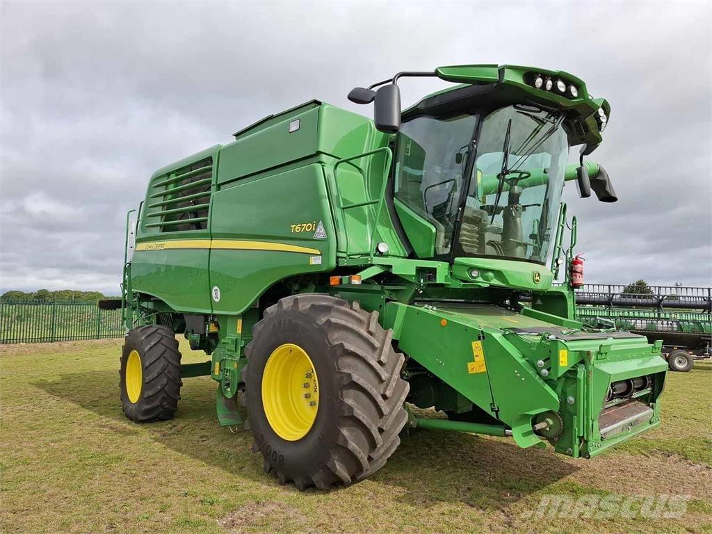 John Deere T670 コンバイン